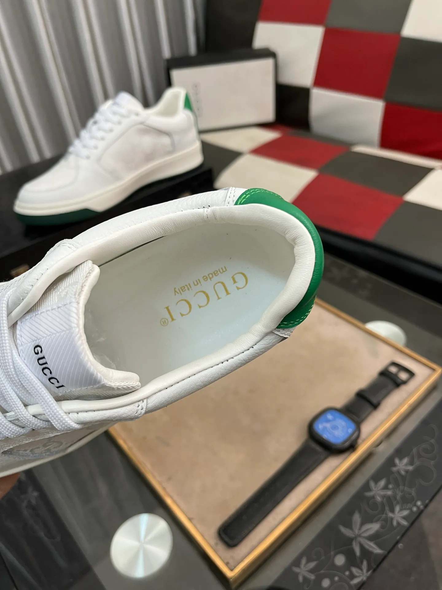 Men's shoes💰420⌚️⌚️[GUCCI] Gucci men's casual shoes are absolutely popular🔥The ultimate matching item for trendy men! The charm of super texture is unstoppable. This is the main recommendation. The upper is made of high-quality cowhide, with pig lining feet and wear-resistant rubber sole. It is noble and elegant! Extremely comfortable🎁🎁You can be as handsome as you want💪 Available in sizes 38-44 and 3️⃣colors